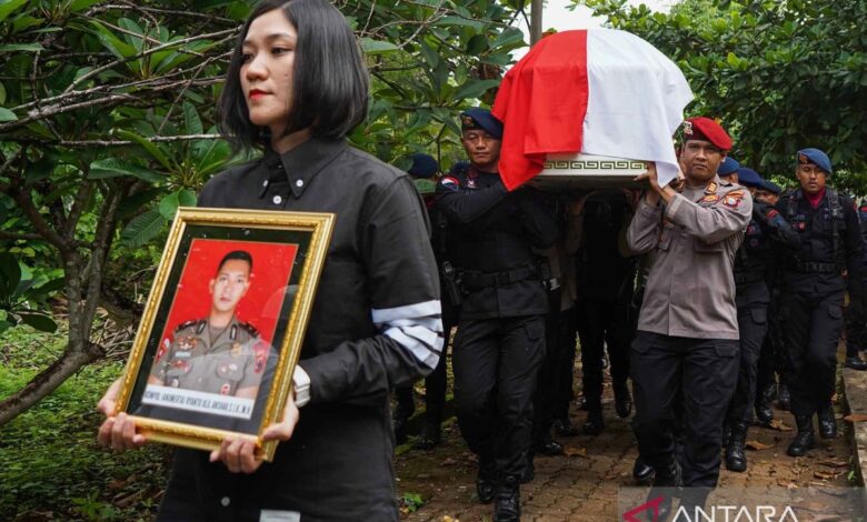 Pengertian anumerta: Penghargaan bagi PNS kemudian TNI yang mana yang disebutkan gugur