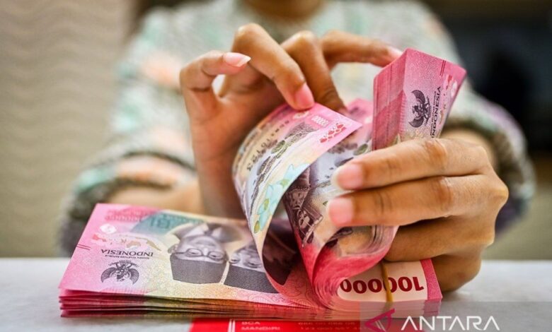 Rupiah pada Hari Awal Minggu melemah jadi Rp16.481 per dolar Negeri Paman Sam